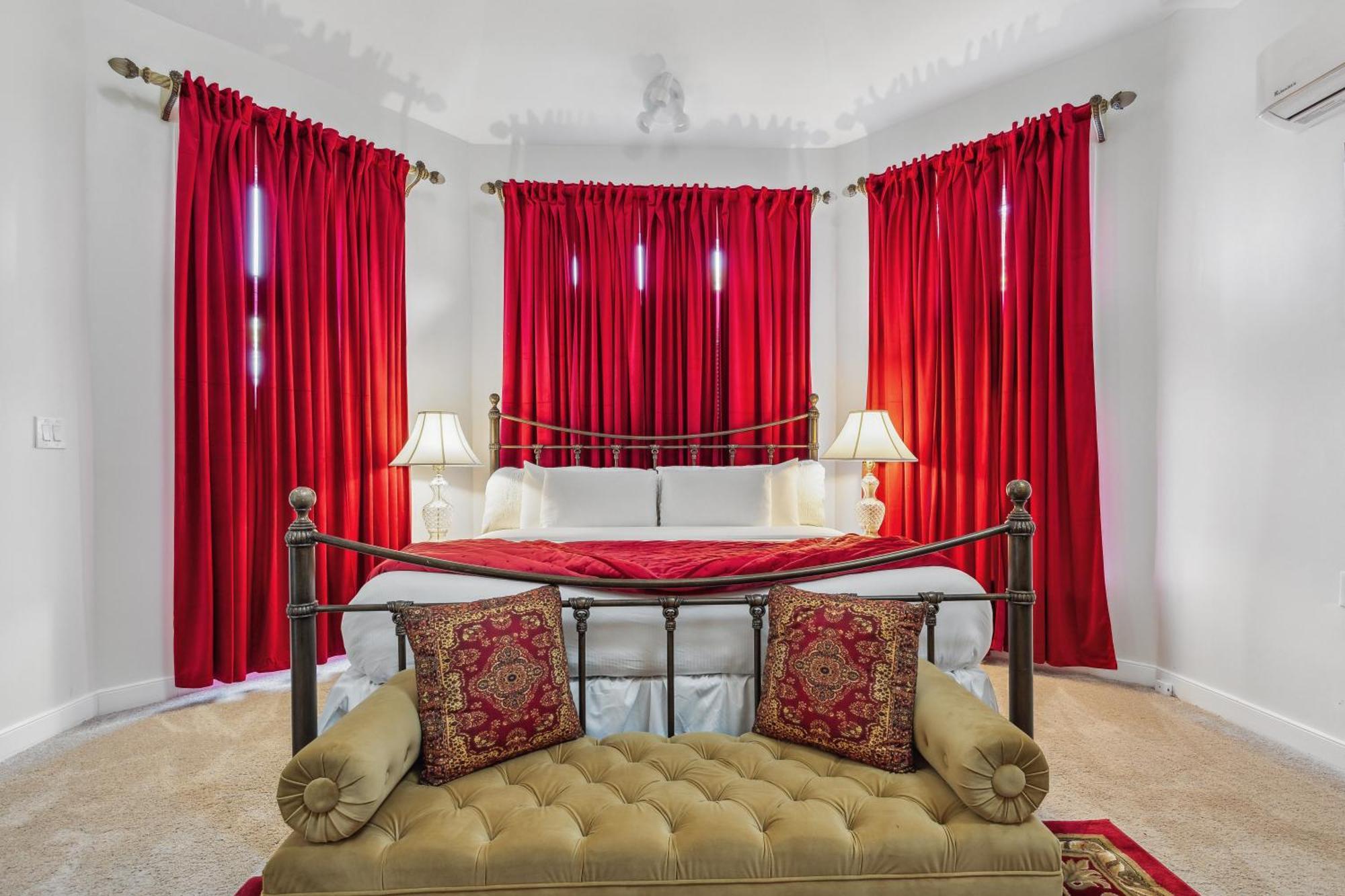 The Columbia Inn At Peralynna Buitenkant foto